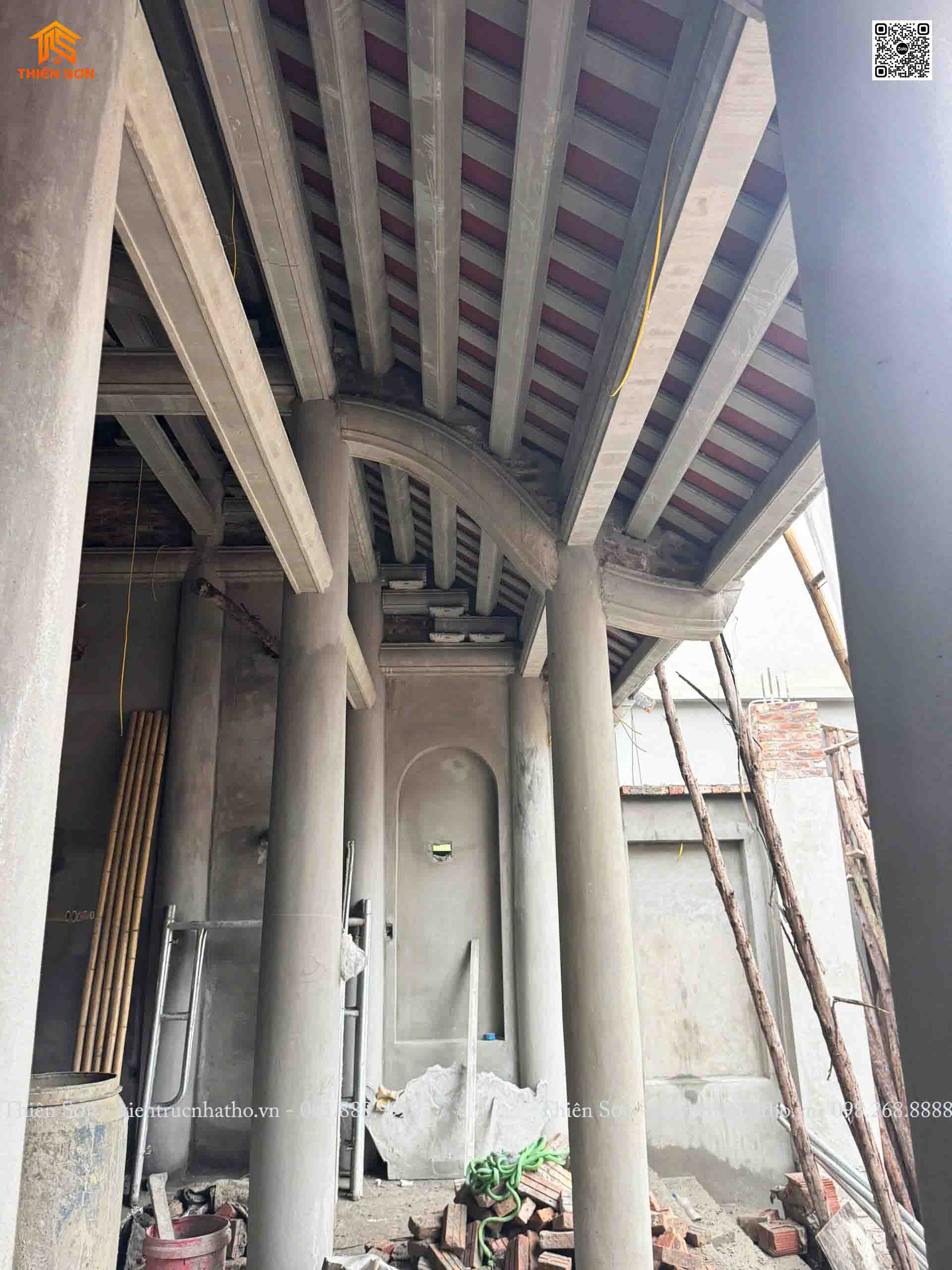 Đổ mái công trình nhà thờ 3 gian bê tông giả gỗ tại Hà Nội Đổ mái công trình nhà thờ 3 gian bê tông giả gỗ tại Hà Nội
