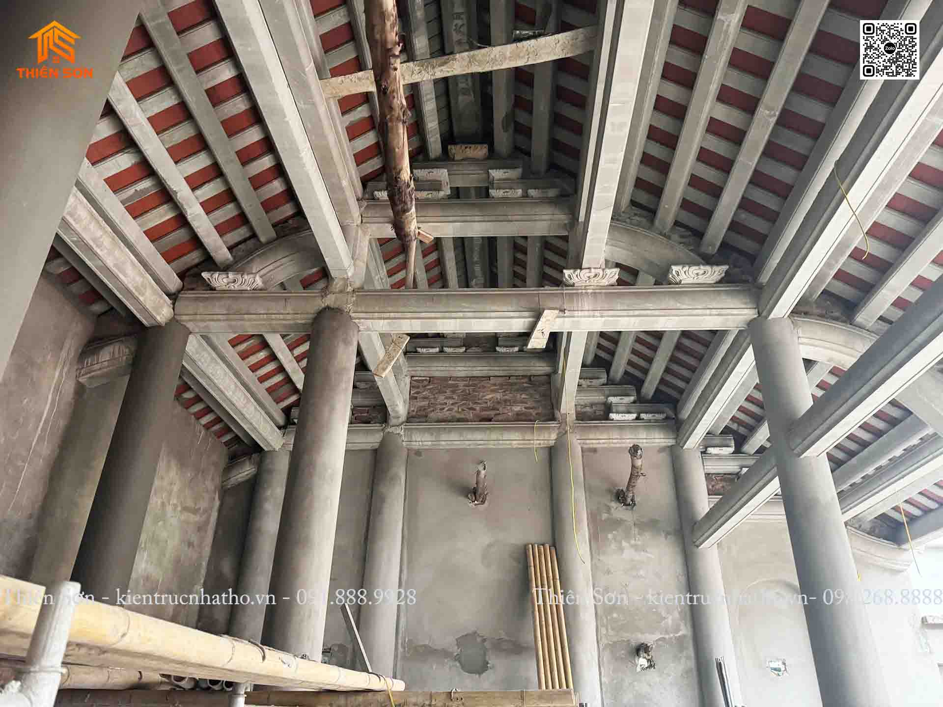 Đổ mái công trình nhà thờ 3 gian bê tông giả gỗ tại Hà Nội Đổ mái công trình nhà thờ 3 gian bê tông giả gỗ tại Hà Nội