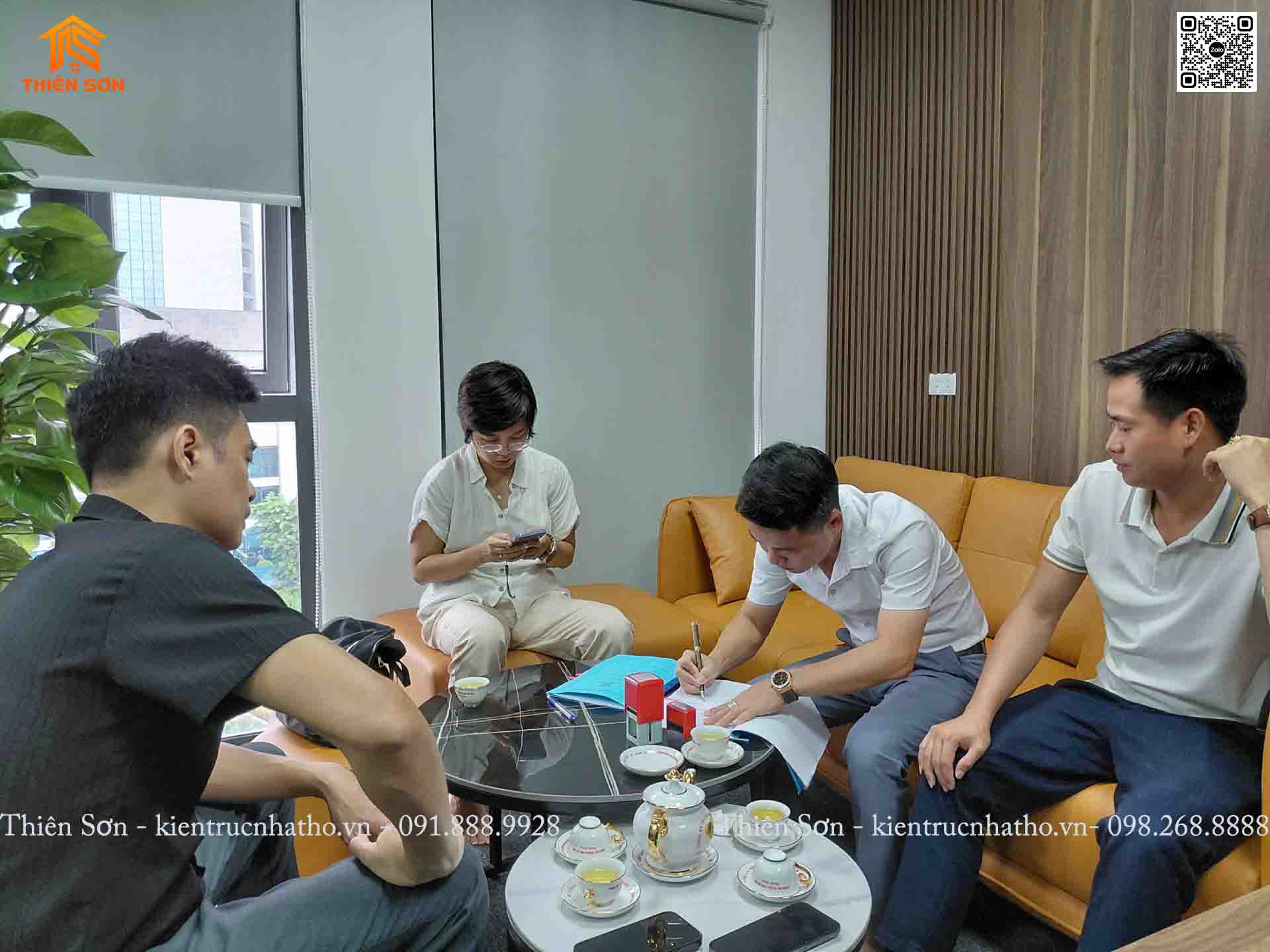 Ký hợp đồng thi công nhà thờ 3 gian tại Quỳnh Lưu - Nghệ An Ký hợp đồng thi công nhà thờ 3 gian tại Quỳnh Lưu - Nghệ An