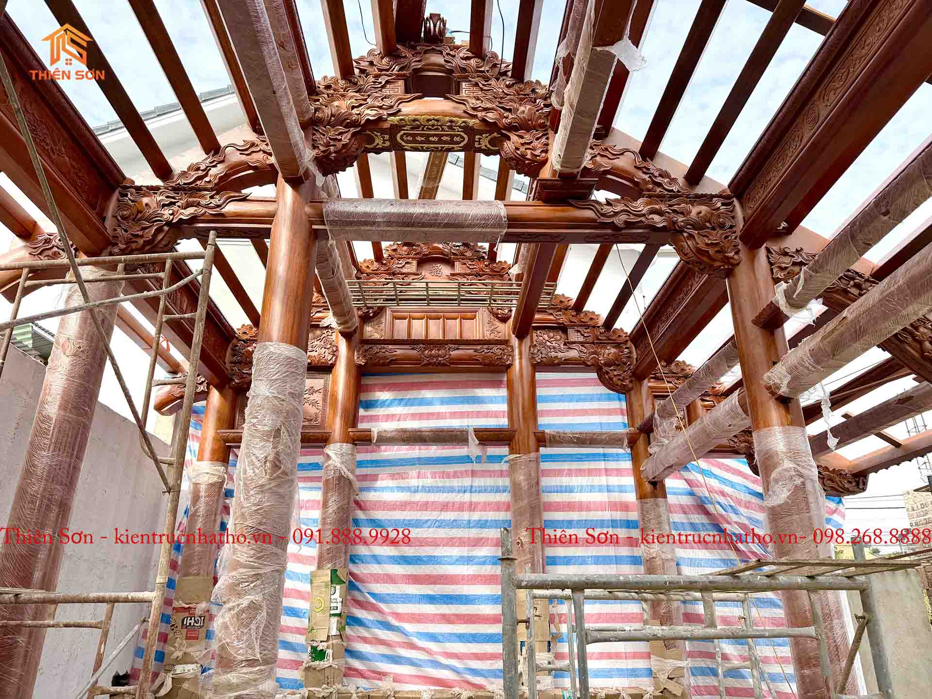 Lễ cất nóc nhà thờ 3 gian gỗ Lim xanh tại Lâm Đồng Lễ cất nóc nhà thờ 3 gian gỗ Lim xanh tại Lâm Đồng